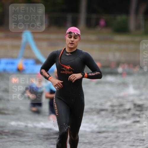 14.09.2025 - Stadtparktriathlon Michael Strokosch http://msf.ph/oto/8874090 14.09.2025 12:31:17 Schwimmen 1340, 1352, 1356, 1386 meine-sportfotos.de