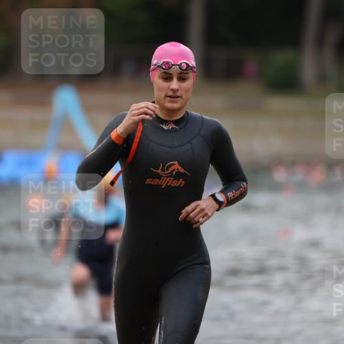 14.09.2025 - Stadtparktriathlon Michael Strokosch http://msf.ph/oto/8874094 14.09.2025 12:31:18 Schwimmen 1340, 1352, 1386 meine-sportfotos.de