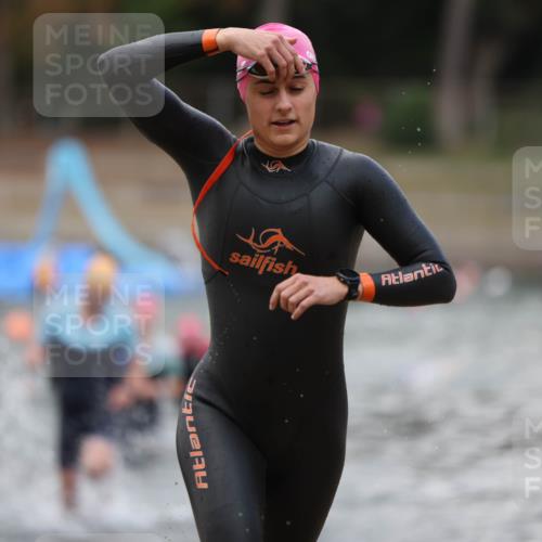 14.09.2025 - Stadtparktriathlon Michael Strokosch http://msf.ph/oto/8874096 14.09.2025 12:31:18 Schwimmen 1340, 1352, 1386 meine-sportfotos.de