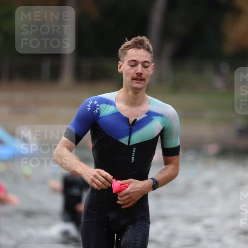 14.09.2025 - Stadtparktriathlon Michael Strokosch http://msf.ph/oto/8874117 14.09.2025 12:31:28 Schwimmen 1386, 1388, 1404 meine-sportfotos.de