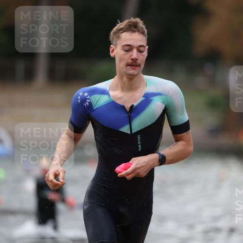 14.09.2025 - Stadtparktriathlon Michael Strokosch http://msf.ph/oto/8874118 14.09.2025 12:31:28 Schwimmen 1386, 1388, 1404 meine-sportfotos.de