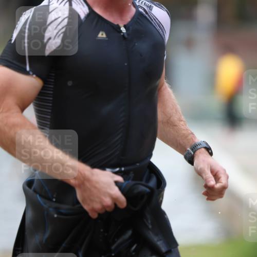 14.09.2025 - Stadtparktriathlon Michael Strokosch http://msf.ph/oto/8874124 14.09.2025 12:31:36 Schwimmen 1326, 1365, 1388, 1404 meine-sportfotos.de