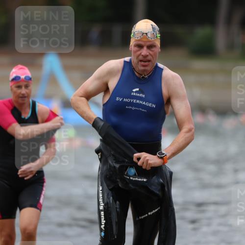 14.09.2025 - Stadtparktriathlon Michael Strokosch http://msf.ph/oto/8874127 14.09.2025 12:31:37 Schwimmen 1326, 1365, 1388, 1404 meine-sportfotos.de