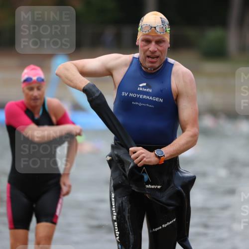 14.09.2025 - Stadtparktriathlon Michael Strokosch http://msf.ph/oto/8874129 14.09.2025 12:31:38 Schwimmen 1326, 1365, 1388, 1404, 1420 meine-sportfotos.de