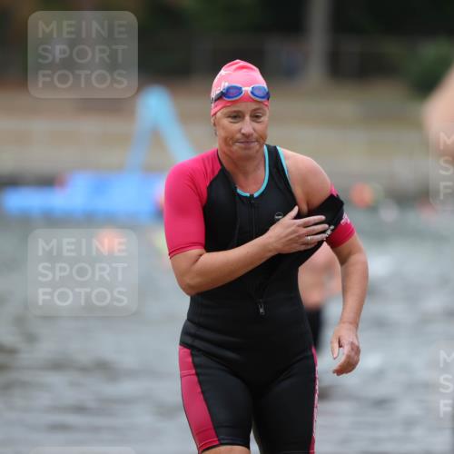 14.09.2025 - Stadtparktriathlon Michael Strokosch http://msf.ph/oto/8874137 14.09.2025 12:31:39 Schwimmen 1326, 1365, 1404, 1420 meine-sportfotos.de
