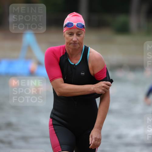 14.09.2025 - Stadtparktriathlon Michael Strokosch http://msf.ph/oto/8874140 14.09.2025 12:31:40 Schwimmen 1326, 1365, 1404, 1420 meine-sportfotos.de
