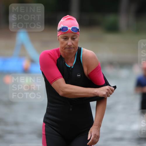 14.09.2025 - Stadtparktriathlon Michael Strokosch http://msf.ph/oto/8874143 14.09.2025 12:31:40 Schwimmen 1326, 1365, 1404, 1420 meine-sportfotos.de
