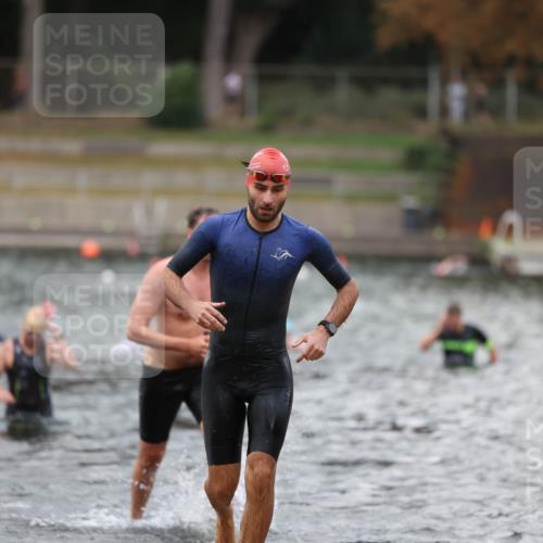 14.09.2025 - Stadtparktriathlon Michael Strokosch http://msf.ph/oto/8874145 14.09.2025 12:31:44 Schwimmen 1326, 1365, 1407, 1420 meine-sportfotos.de