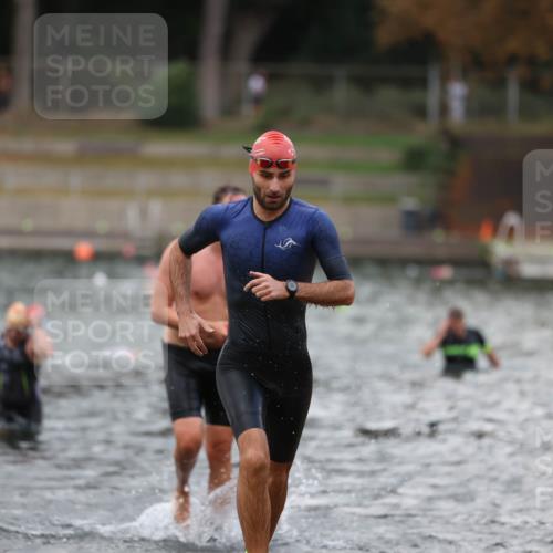 14.09.2025 - Stadtparktriathlon Michael Strokosch http://msf.ph/oto/8874146 14.09.2025 12:31:44 Schwimmen 1326, 1365, 1407, 1420 meine-sportfotos.de