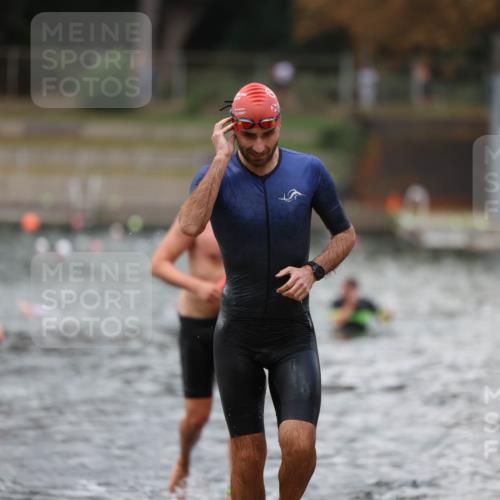 14.09.2025 - Stadtparktriathlon Michael Strokosch http://msf.ph/oto/8874152 14.09.2025 12:31:45 Schwimmen 1326, 1365, 1407, 1420 meine-sportfotos.de