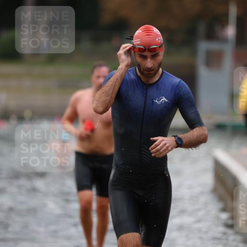 14.09.2025 - Stadtparktriathlon Michael Strokosch http://msf.ph/oto/8874159 14.09.2025 12:31:46 Schwimmen 1365, 1407, 1420 meine-sportfotos.de