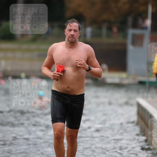 14.09.2025 - Stadtparktriathlon Michael Strokosch http://msf.ph/oto/8874162 14.09.2025 12:31:48 Schwimmen 1365, 1407, 1420 meine-sportfotos.de