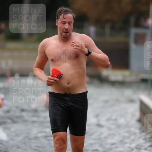14.09.2025 - Stadtparktriathlon Michael Strokosch http://msf.ph/oto/8874167 14.09.2025 12:31:49 Schwimmen 1365, 1407, 1420 meine-sportfotos.de