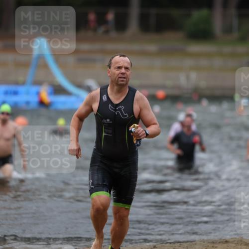 14.09.2025 - Stadtparktriathlon Michael Strokosch http://msf.ph/oto/8874176 14.09.2025 12:31:54 Schwimmen 1361, 1367, 1370, 1407, 1420 meine-sportfotos.de