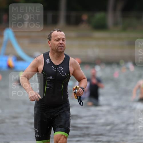 14.09.2025 - Stadtparktriathlon Michael Strokosch http://msf.ph/oto/8874181 14.09.2025 12:31:55 Schwimmen 1361, 1367, 1370, 1407 meine-sportfotos.de