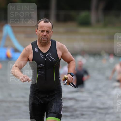 14.09.2025 - Stadtparktriathlon Michael Strokosch http://msf.ph/oto/8874183 14.09.2025 12:31:56 Schwimmen 1361, 1367, 1370, 1407 meine-sportfotos.de