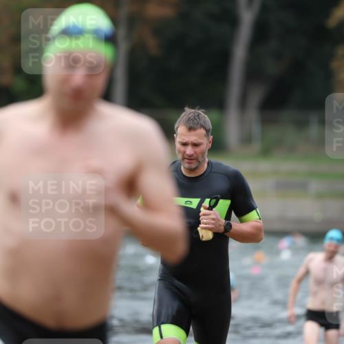 14.09.2025 - Stadtparktriathlon Michael Strokosch http://msf.ph/oto/8874189 14.09.2025 12:32:04 Schwimmen 1360, 1361, 1367, 1370, 1381 meine-sportfotos.de