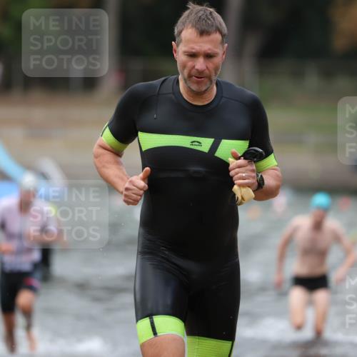 14.09.2025 - Stadtparktriathlon Michael Strokosch http://msf.ph/oto/8874193 14.09.2025 12:32:06 Schwimmen 1360, 1361, 1367, 1370, 1381 meine-sportfotos.de
