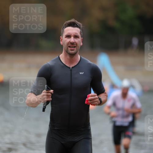 14.09.2025 - Stadtparktriathlon Michael Strokosch http://msf.ph/oto/8874198 14.09.2025 12:32:07 Schwimmen 1358, 1360, 1361, 1367, 1370, 1381 meine-sportfotos.de