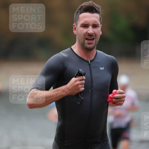 14.09.2025 - Stadtparktriathlon Michael Strokosch http://msf.ph/oto/8874204 14.09.2025 12:32:07 Schwimmen 1358, 1360, 1361, 1367, 1370, 1381 meine-sportfotos.de