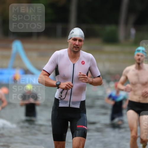 14.09.2025 - Stadtparktriathlon Michael Strokosch http://msf.ph/oto/8874206 14.09.2025 12:32:10 Schwimmen 1358, 1360, 1361, 1367, 1369, 1381 meine-sportfotos.de