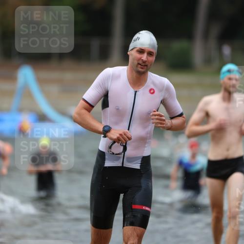 14.09.2025 - Stadtparktriathlon Michael Strokosch http://msf.ph/oto/8874208 14.09.2025 12:32:10 Schwimmen 1358, 1360, 1361, 1367, 1369, 1381 meine-sportfotos.de