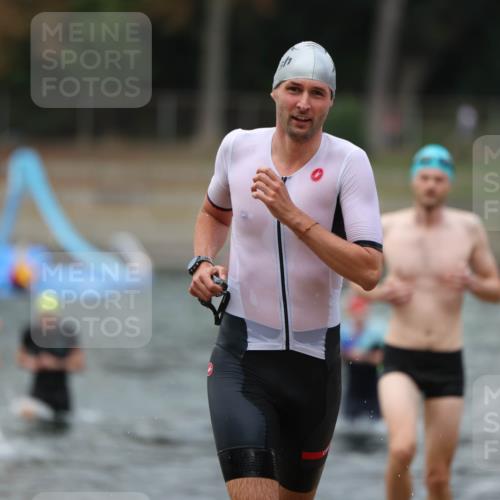 14.09.2025 - Stadtparktriathlon Michael Strokosch http://msf.ph/oto/8874210 14.09.2025 12:32:10 Schwimmen 1358, 1360, 1361, 1367, 1369, 1381 meine-sportfotos.de