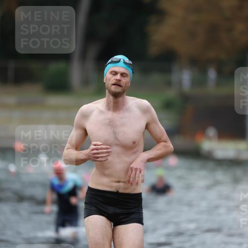 14.09.2025 - Stadtparktriathlon Michael Strokosch http://msf.ph/oto/8874215 14.09.2025 12:32:12 Schwimmen 1358, 1360, 1368, 1369, 1381 meine-sportfotos.de