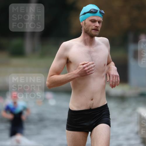 14.09.2025 - Stadtparktriathlon Michael Strokosch http://msf.ph/oto/8874221 14.09.2025 12:32:13 Schwimmen 1358, 1360, 1368, 1369, 1381 meine-sportfotos.de