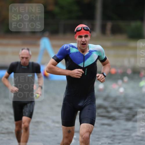 14.09.2025 - Stadtparktriathlon Michael Strokosch http://msf.ph/oto/8874232 14.09.2025 12:32:21 Schwimmen 1358, 1368, 1369 meine-sportfotos.de