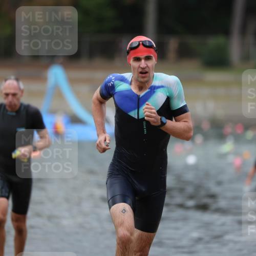 14.09.2025 - Stadtparktriathlon Michael Strokosch http://msf.ph/oto/8874234 14.09.2025 12:32:21 Schwimmen 1358, 1368, 1369 meine-sportfotos.de