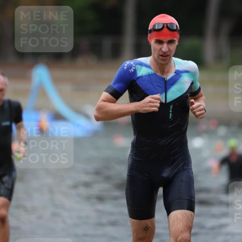 14.09.2025 - Stadtparktriathlon Michael Strokosch http://msf.ph/oto/8874237 14.09.2025 12:32:22 Schwimmen 1358, 1368, 1369 meine-sportfotos.de