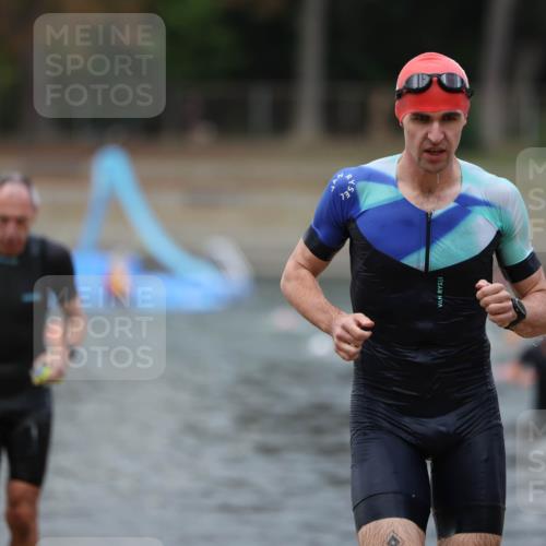 14.09.2025 - Stadtparktriathlon Michael Strokosch http://msf.ph/oto/8874238 14.09.2025 12:32:22 Schwimmen 1358, 1368, 1369 meine-sportfotos.de