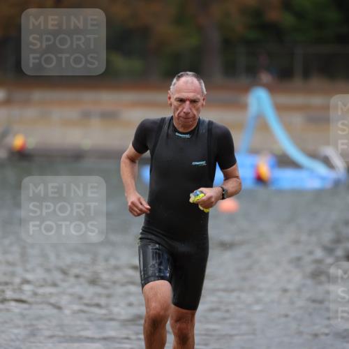 14.09.2025 - Stadtparktriathlon Michael Strokosch http://msf.ph/oto/8874242 14.09.2025 12:32:23 Schwimmen 1358, 1368, 1369 meine-sportfotos.de
