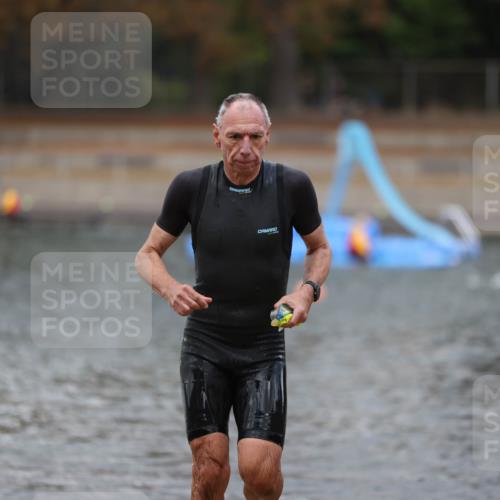 14.09.2025 - Stadtparktriathlon Michael Strokosch http://msf.ph/oto/8874243 14.09.2025 12:32:23 Schwimmen 1358, 1368, 1369 meine-sportfotos.de
