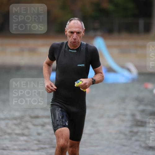 14.09.2025 - Stadtparktriathlon Michael Strokosch http://msf.ph/oto/8874246 14.09.2025 12:32:24 Schwimmen 1368, 1369 meine-sportfotos.de