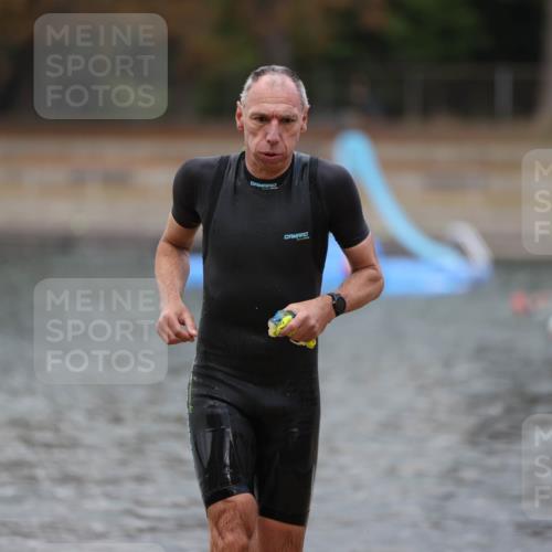 14.09.2025 - Stadtparktriathlon Michael Strokosch http://msf.ph/oto/8874248 14.09.2025 12:32:24 Schwimmen 1368, 1369 meine-sportfotos.de