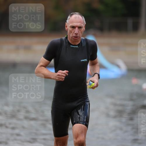 14.09.2025 - Stadtparktriathlon Michael Strokosch http://msf.ph/oto/8874250 14.09.2025 12:32:24 Schwimmen 1368, 1369 meine-sportfotos.de