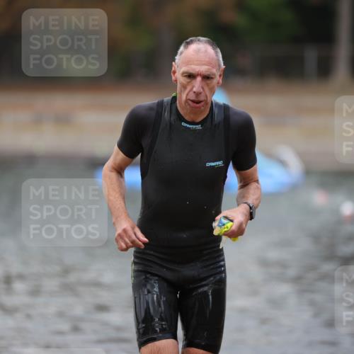 14.09.2025 - Stadtparktriathlon Michael Strokosch http://msf.ph/oto/8874252 14.09.2025 12:32:24 Schwimmen 1368, 1369 meine-sportfotos.de