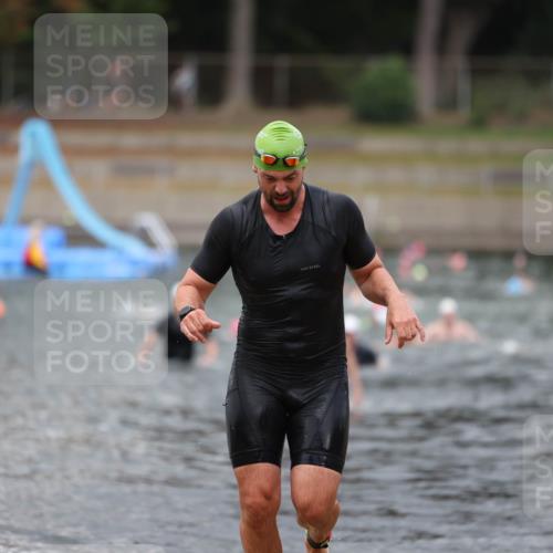 14.09.2025 - Stadtparktriathlon Michael Strokosch http://msf.ph/oto/8874257 14.09.2025 12:32:37 Schwimmen 1396 meine-sportfotos.de