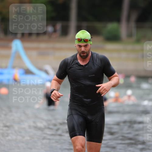 14.09.2025 - Stadtparktriathlon Michael Strokosch http://msf.ph/oto/8874260 14.09.2025 12:32:38 Schwimmen 1396 meine-sportfotos.de