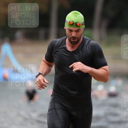 14.09.2025 - Stadtparktriathlon Michael Strokosch http://msf.ph/oto/8874269 14.09.2025 12:32:39 Schwimmen 1389, 1396 meine-sportfotos.de