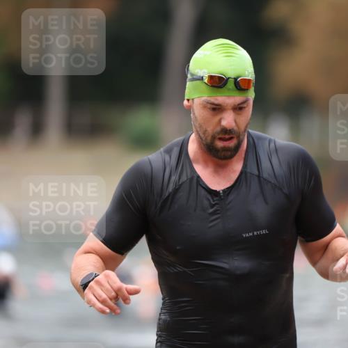 14.09.2025 - Stadtparktriathlon Michael Strokosch http://msf.ph/oto/8874274 14.09.2025 12:32:40 Schwimmen 1389, 1396 meine-sportfotos.de