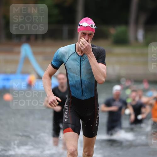 14.09.2025 - Stadtparktriathlon Michael Strokosch http://msf.ph/oto/8874285 14.09.2025 12:32:51 Schwimmen 1345, 1389, 1392, 1394, 1410, 1414 meine-sportfotos.de