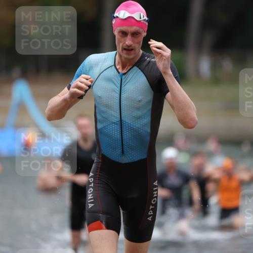 14.09.2025 - Stadtparktriathlon Michael Strokosch http://msf.ph/oto/8874290 14.09.2025 12:32:52 Schwimmen 1345, 1389, 1392, 1394, 1410, 1414 meine-sportfotos.de