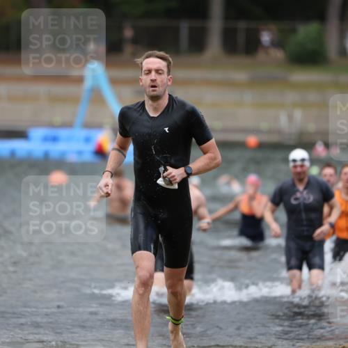 14.09.2025 - Stadtparktriathlon Michael Strokosch http://msf.ph/oto/8874295 14.09.2025 12:32:53 Schwimmen 1345, 1389, 1392, 1394, 1410, 1414 meine-sportfotos.de
