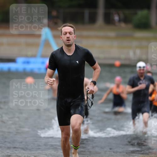 14.09.2025 - Stadtparktriathlon Michael Strokosch http://msf.ph/oto/8874298 14.09.2025 12:32:54 Schwimmen 1342, 1345, 1359, 1389, 1392, 1394, 1410, 1414 meine-sportfotos.de