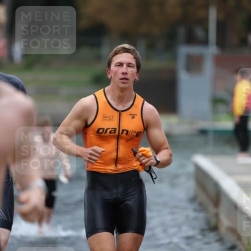 14.09.2025 - Stadtparktriathlon Michael Strokosch http://msf.ph/oto/8874322 14.09.2025 12:33:00 Schwimmen 1342, 1359, 1392, 1394, 1410, 1413, 1414 meine-sportfotos.de