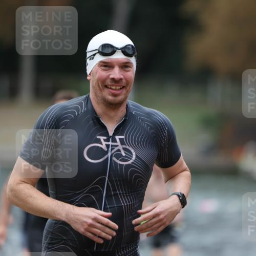 14.09.2025 - Stadtparktriathlon Michael Strokosch http://msf.ph/oto/8874326 14.09.2025 12:33:01 Schwimmen 1342, 1359, 1392, 1394, 1410, 1413, 1414 meine-sportfotos.de