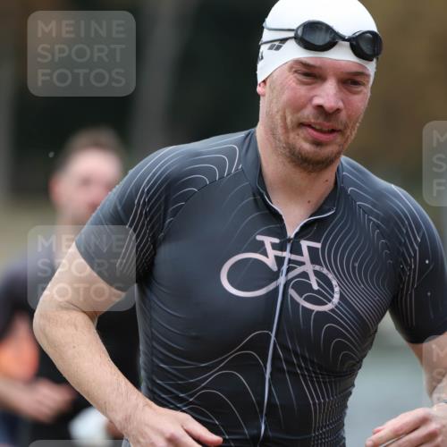 14.09.2025 - Stadtparktriathlon Michael Strokosch http://msf.ph/oto/8874331 14.09.2025 12:33:02 Schwimmen 1342, 1359, 1392, 1394, 1410, 1413, 1414 meine-sportfotos.de